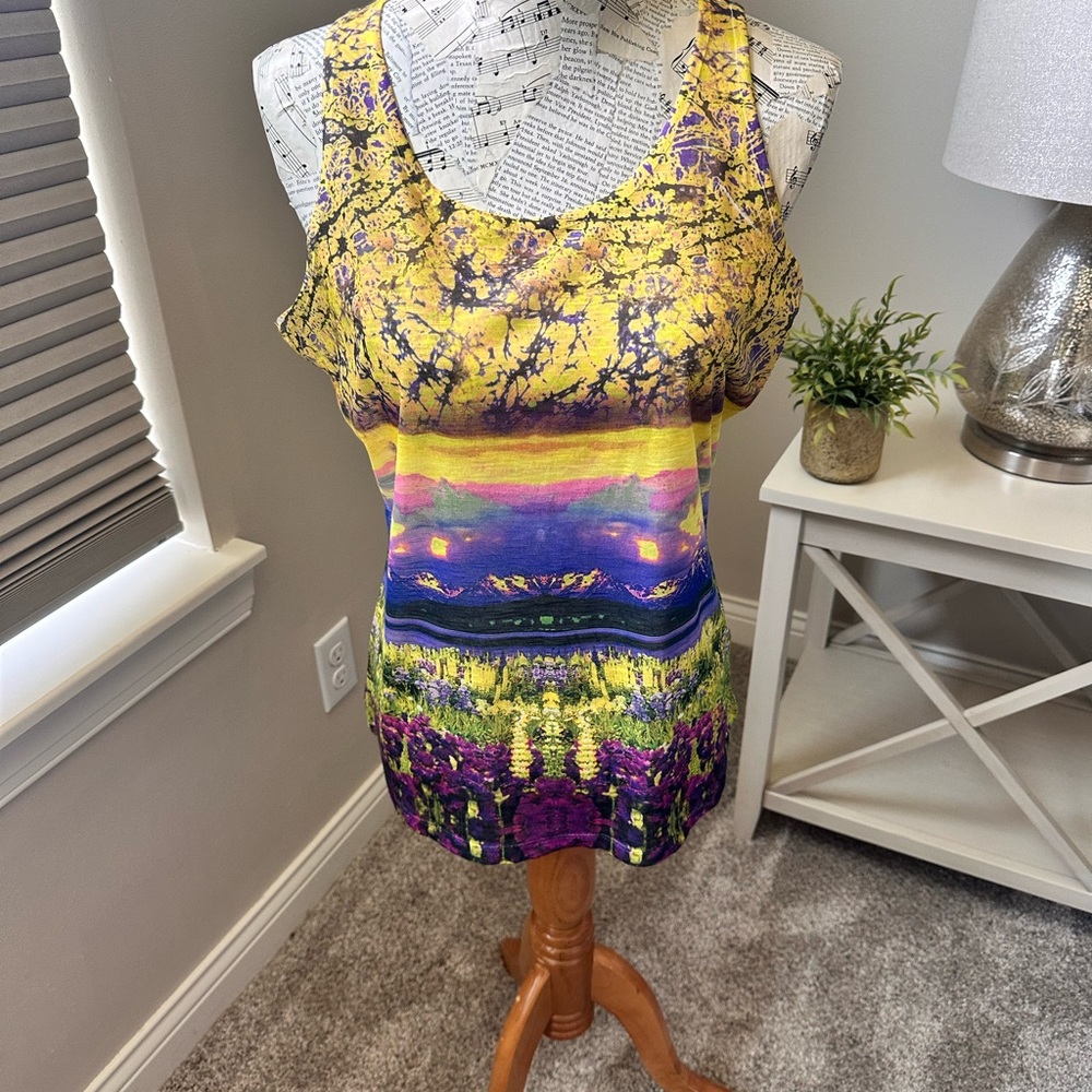 ONE WORLD Yellow and Purple Graphic Fitted Sleeveless Tank Top